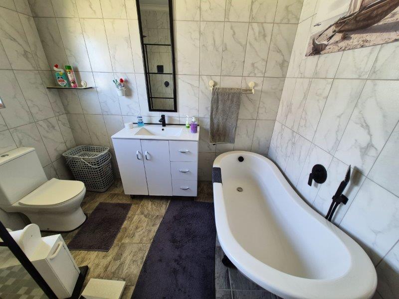 3 Bedroom Property for Sale in Cambridge Eastern Cape